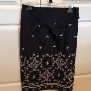 Ann Taylor navy skirt Sz 8